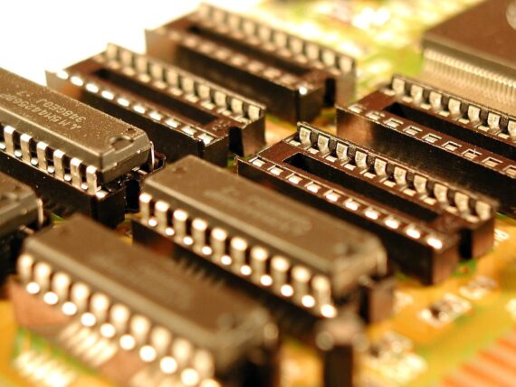 generic IC/electronic chips, no brand visible